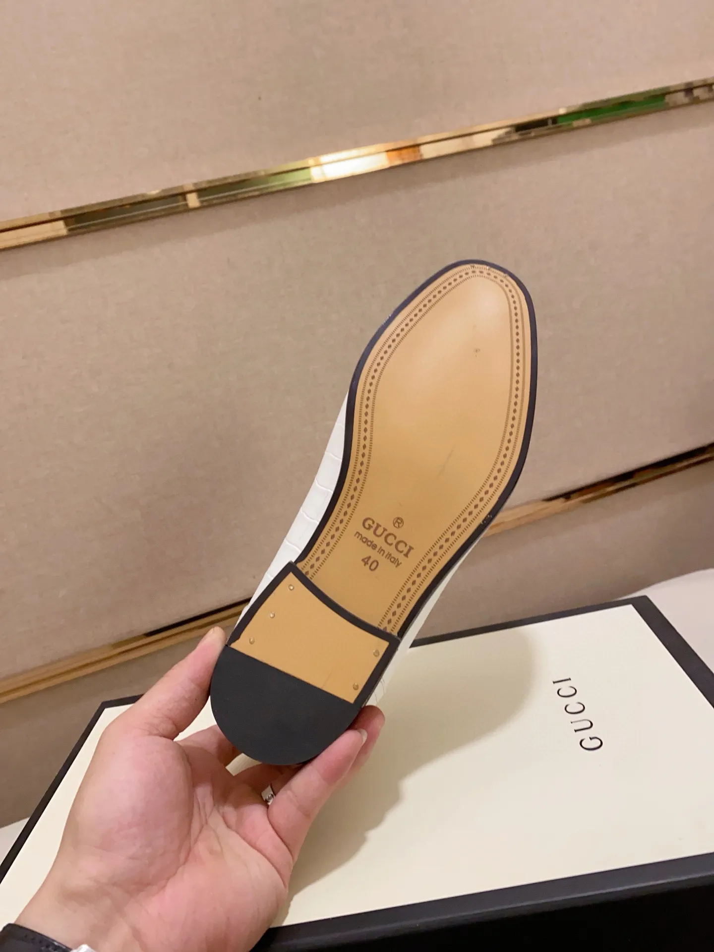 Men's shoes 💰: 520💰 (GUCCI) new series ss hot new products 💢 💠 Casual leather shoes 👞, first layer of cowhide, upper hardware buckles and logo on the sides of the shoe, brand logo on the insole and sole 💠 💎Upper: 100% cowhide 💎Inner: cowhide/100% 💎Feet: cowhide/100% 💎Sole: rubber/100% 💎SIZE: 38 39 40 41 42 43 44 Can be customized 45